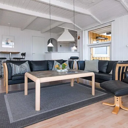 8 Person In Sj Lund Holiday home Hejls