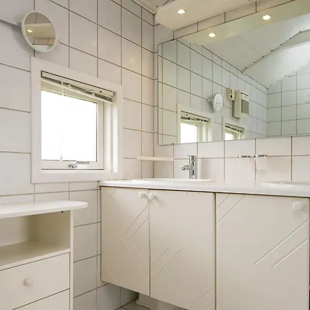 8 Person In Sjolund-by Traum Hejls